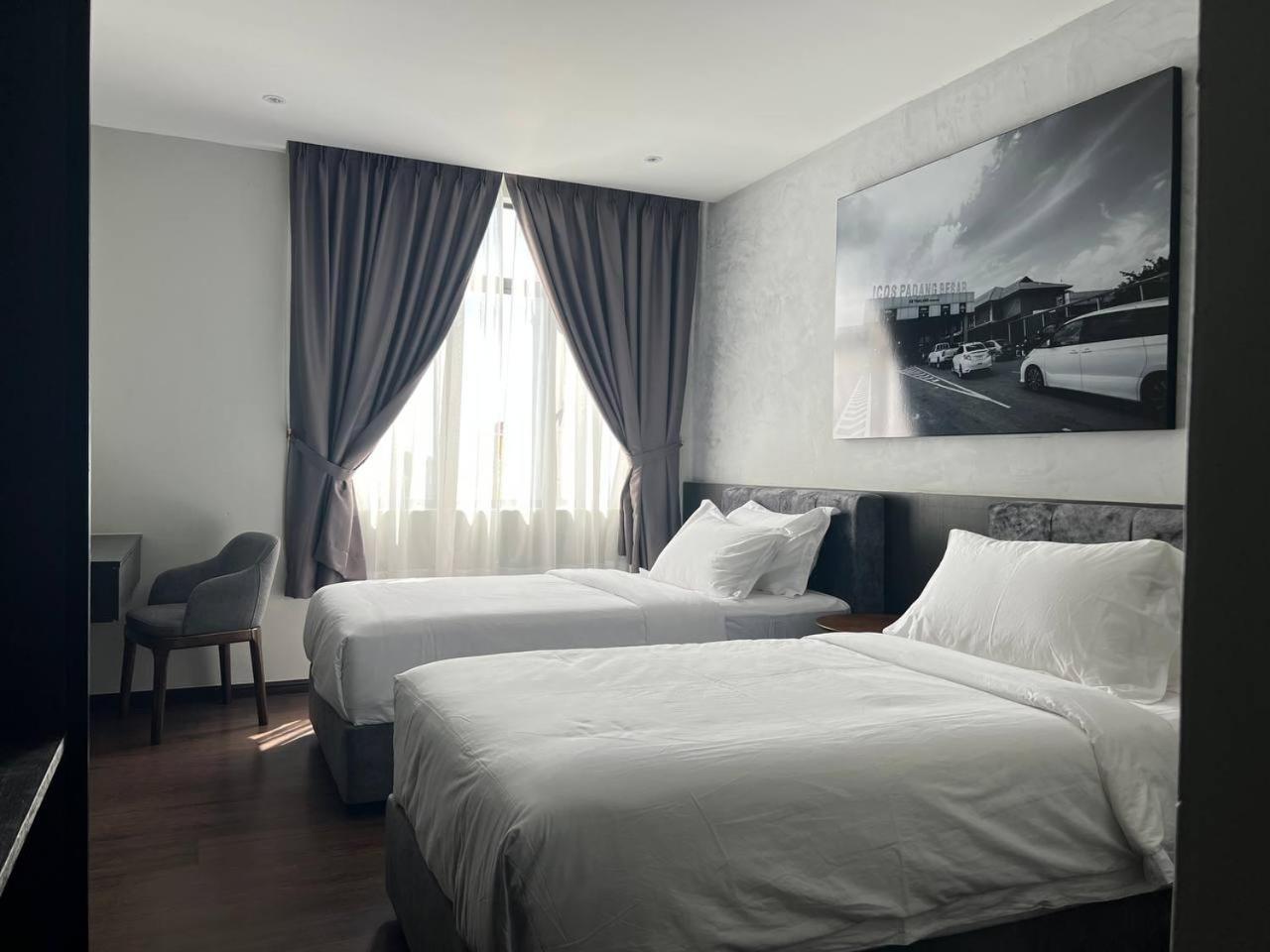 All In Hotel Kangar Exterior foto